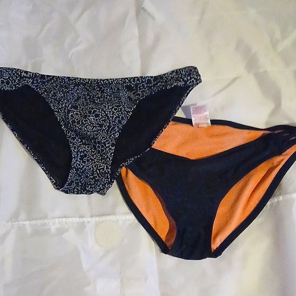 Set of 2 Bikini Bottoms (Xhilaration/Old Navy) - Picture 1 of 10